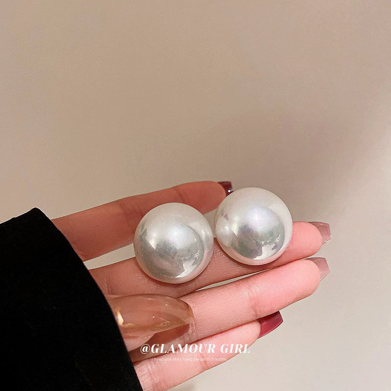 Wholesale Alloy Geometric Earrings With Diamond And Pearl Retro Light Luxury Electroplated For Women - Image 25