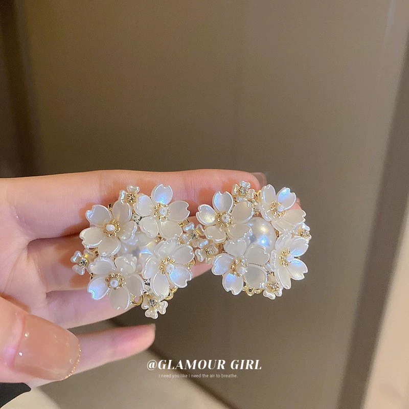 Wholesale Alloy Geometric Earrings With Diamond And Pearl Retro Light Luxury Electroplated For Women - Image 30
