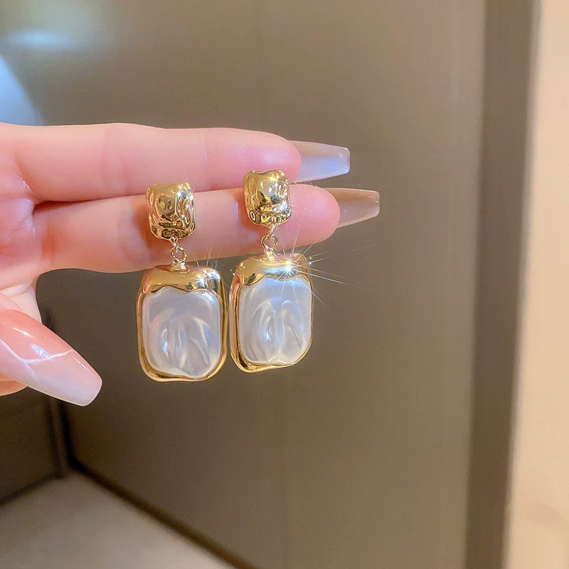 Wholesale Alloy Geometric Earrings With Diamond And Pearl Retro Light Luxury Electroplated For Women - Image 36