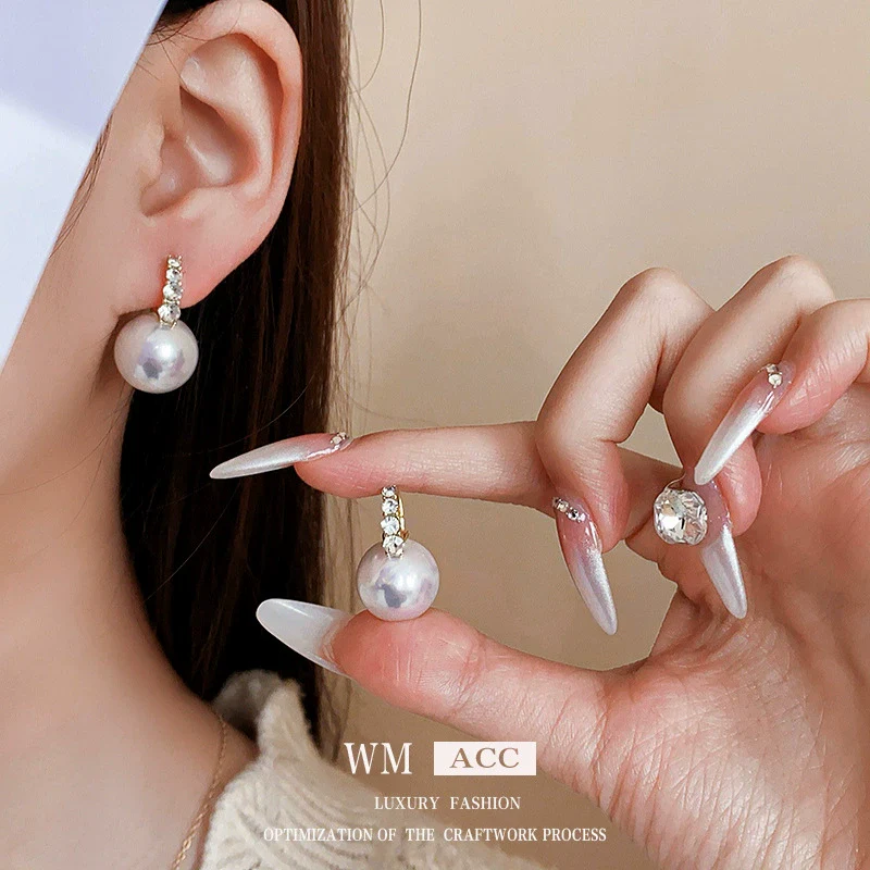 Wholesale Alloy Geometric Earrings With Diamond And Pearl Retro Light Luxury Electroplated For Women - Image 4