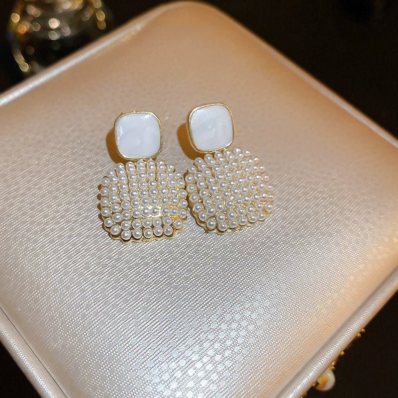 Wholesale Alloy Geometric Earrings With Diamond And Pearl Retro Light Luxury Electroplated For Women - Image 42