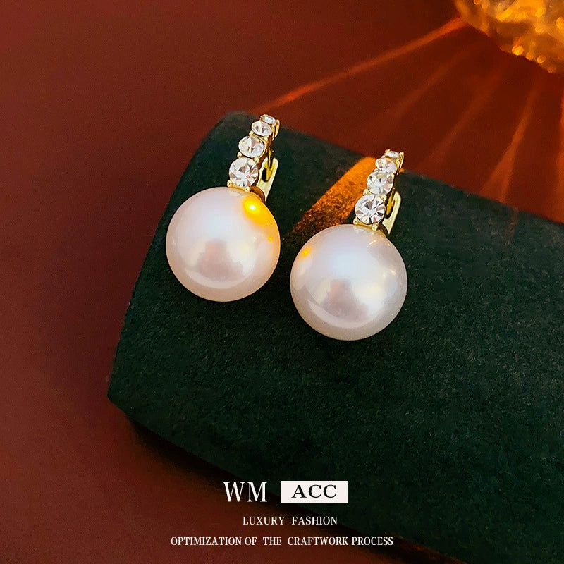 Wholesale Alloy Geometric Earrings With Diamond And Pearl Retro Light Luxury Electroplated For Women - Image 6