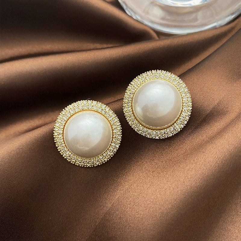 Wholesale Alloy Geometric Earrings With Diamond And Pearl Retro Light Luxury Electroplated For Women - Image 9