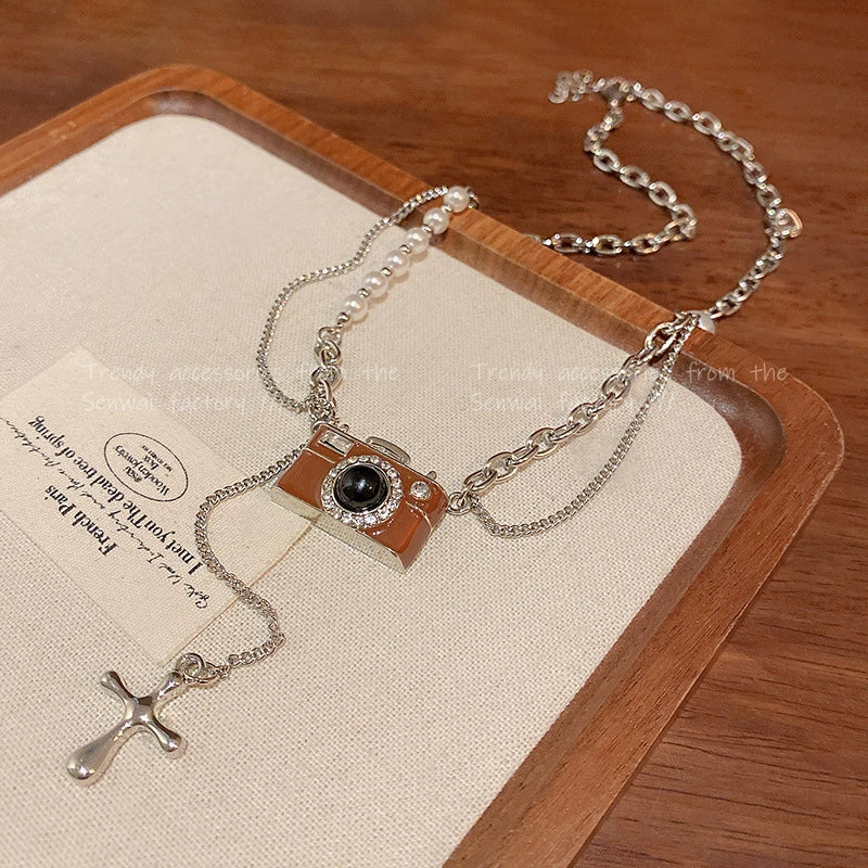 Wholesale Alloy Geometric Electroplated Camera Clavicle Necklace For Women Vintage Light Luxury Style - Image 2