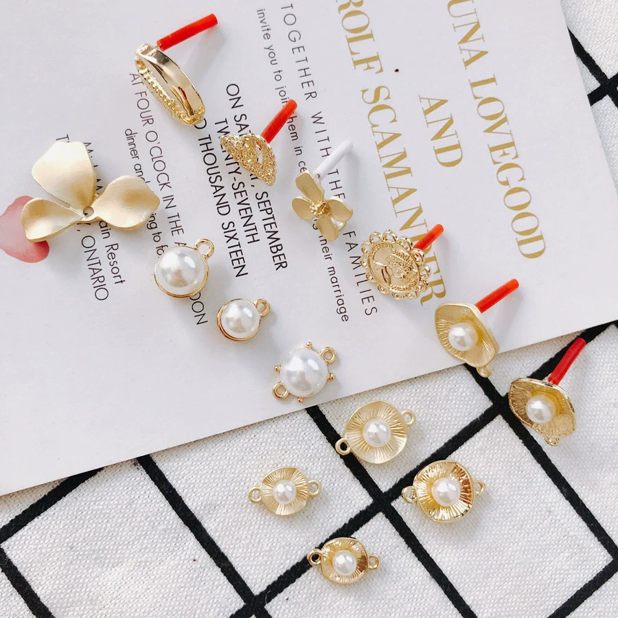 Wholesale Alloy Geometric Pearl Flower Shaped Diy Jewelry Accessories Earrings Bracelet Pendant With Electroplating - Image 4
