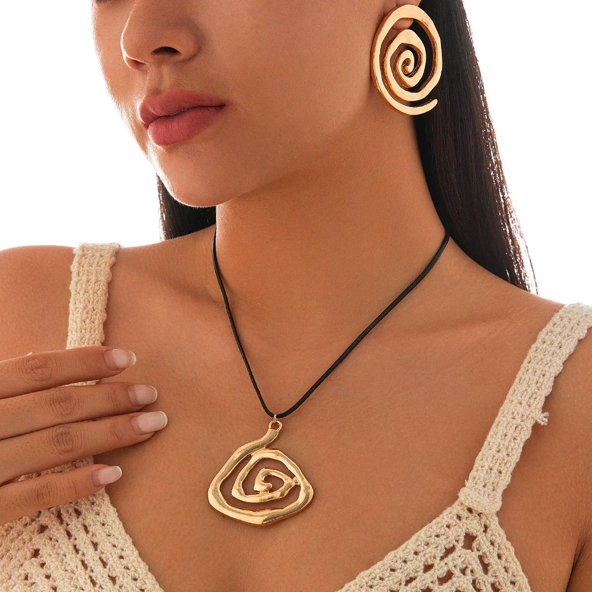 Wholesale Alloy Geometric Square Spiral Pendant Necklace For Women With Dripping Oil Design And Wax Thread - Image 2