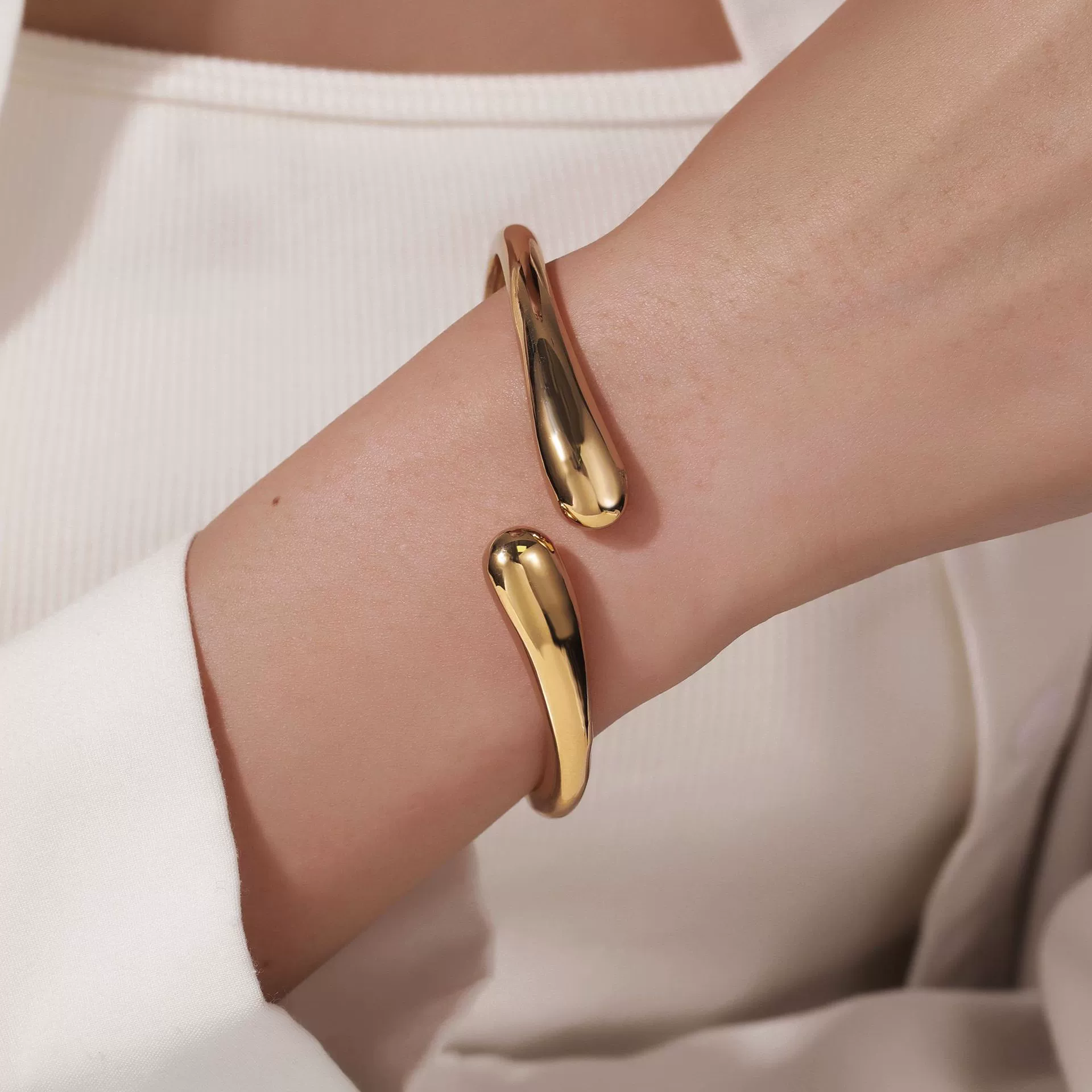 Wholesale Alloy Geometric Style Electroplating Unisex Spring Open Bracelet - Image 3