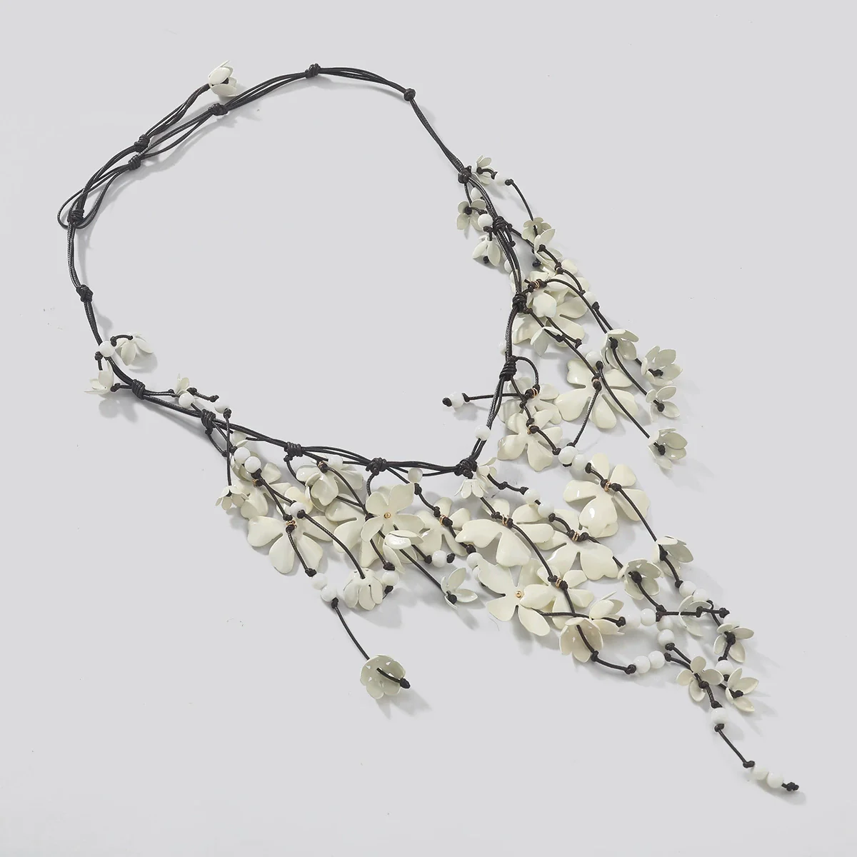 Wholesale Alloy Handmade Floral Multilayer Bohemian Style Women's Necklace With Snake Bone Chain - Image 3