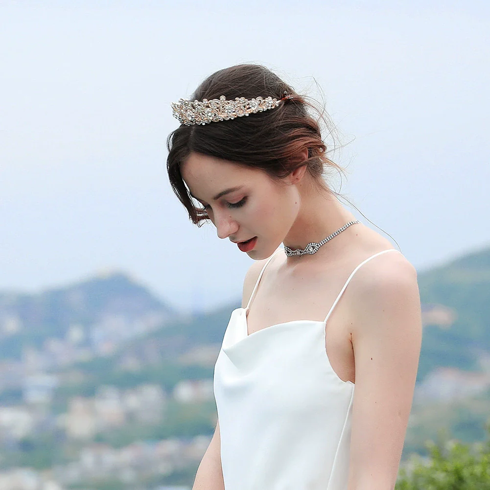 Wholesale Alloy Handmade Retro Baroque Round Cake Crown Diamond Headband Women's Hair Accessories - Image 2