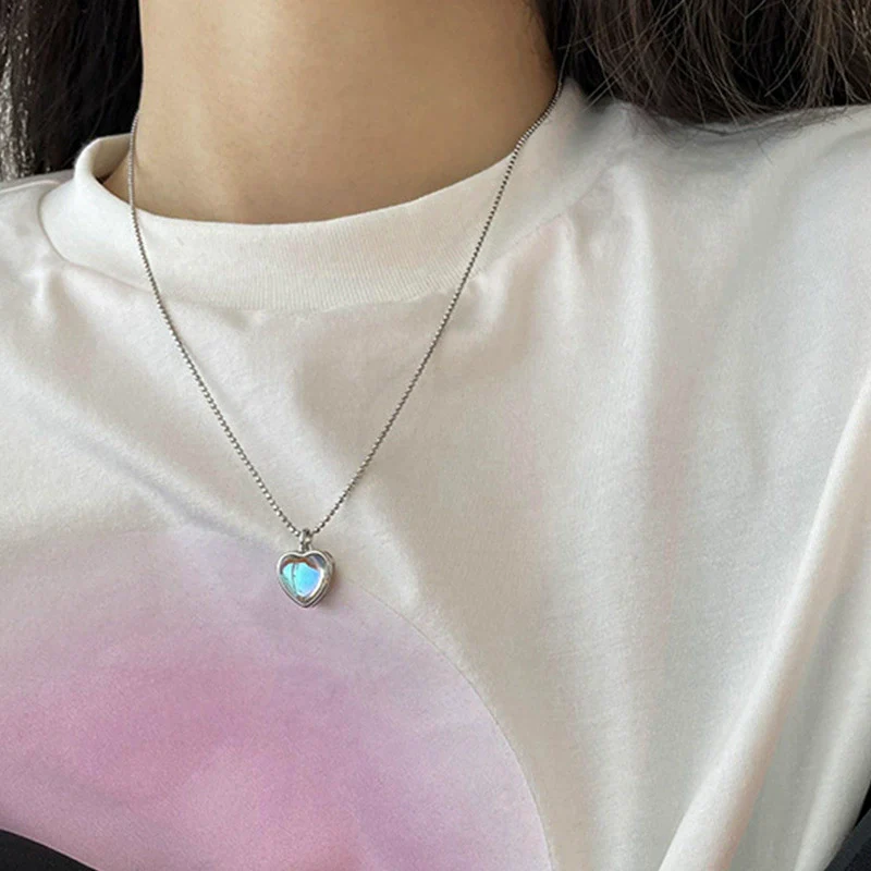 Wholesale Alloy Heart Geometric Pendant Necklace For Women With Electroplating