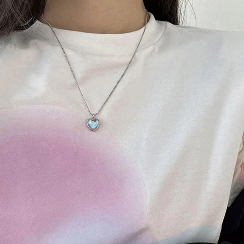 Wholesale Alloy Heart Geometric Pendant Necklace For Women With Electroplating - Image 2