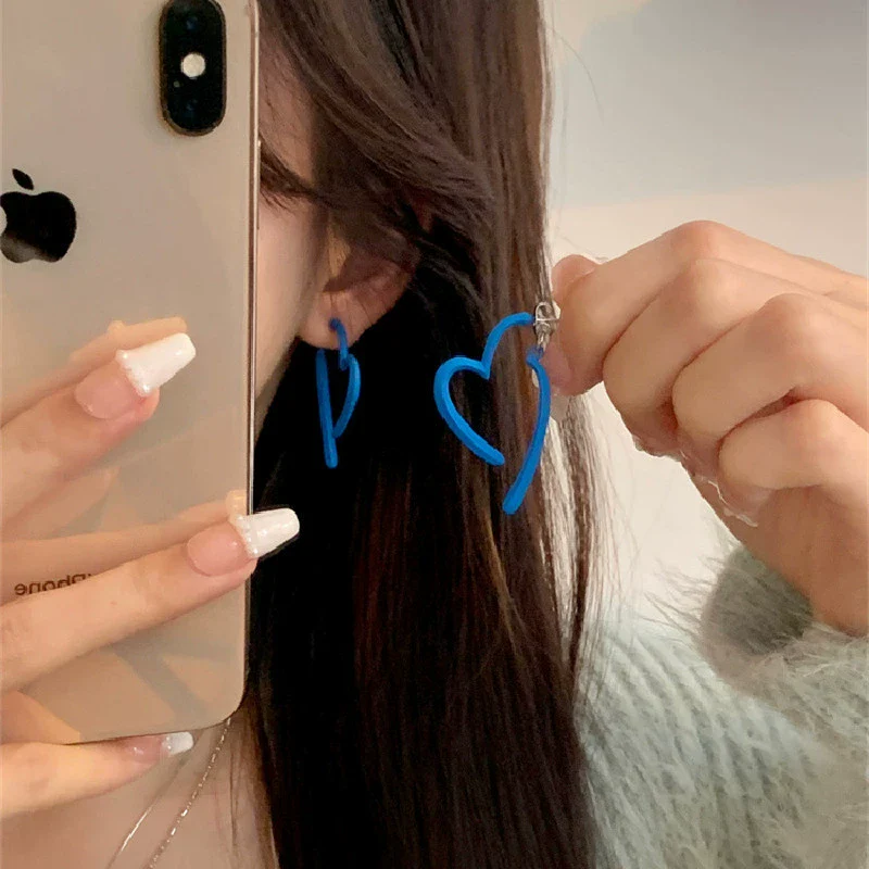 Wholesale Alloy Heart Shape Light Luxury Style Earrings With Electroplating Treatment For Women - Image 2