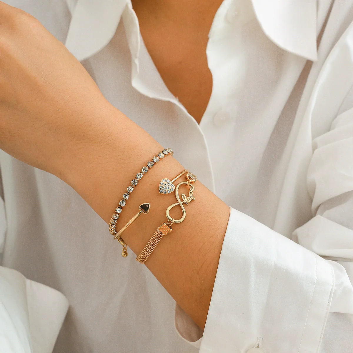 Wholesale Alloy Heart Shaped Geometric Rhinestone Micro Inlaid Diamond Bracelet For Women - Image 6