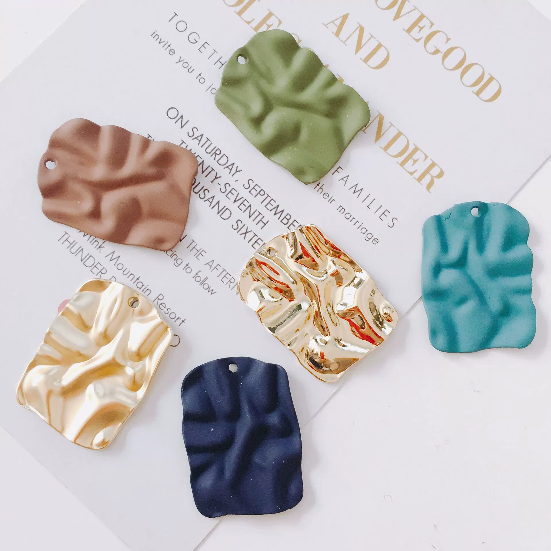 Wholesale Alloy Jewelry Accessories With Baking Paint Wave Surface And Irregular Rectangular Pendant - Image 4