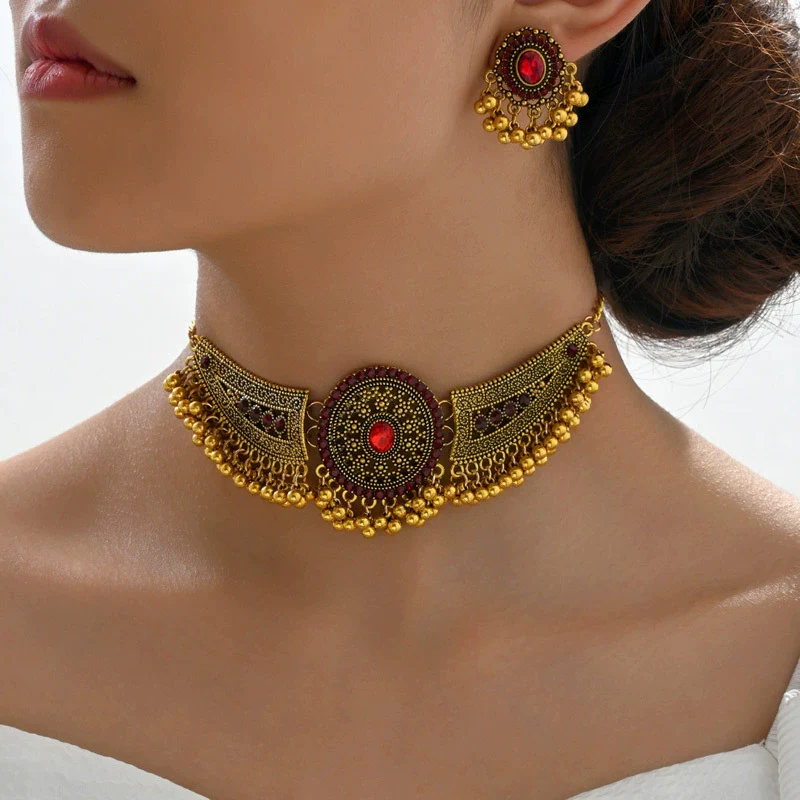 Wholesale Alloy Jewelry Geometric Style Electroplated Pendant Necklace And Earrings For Women - Image 4