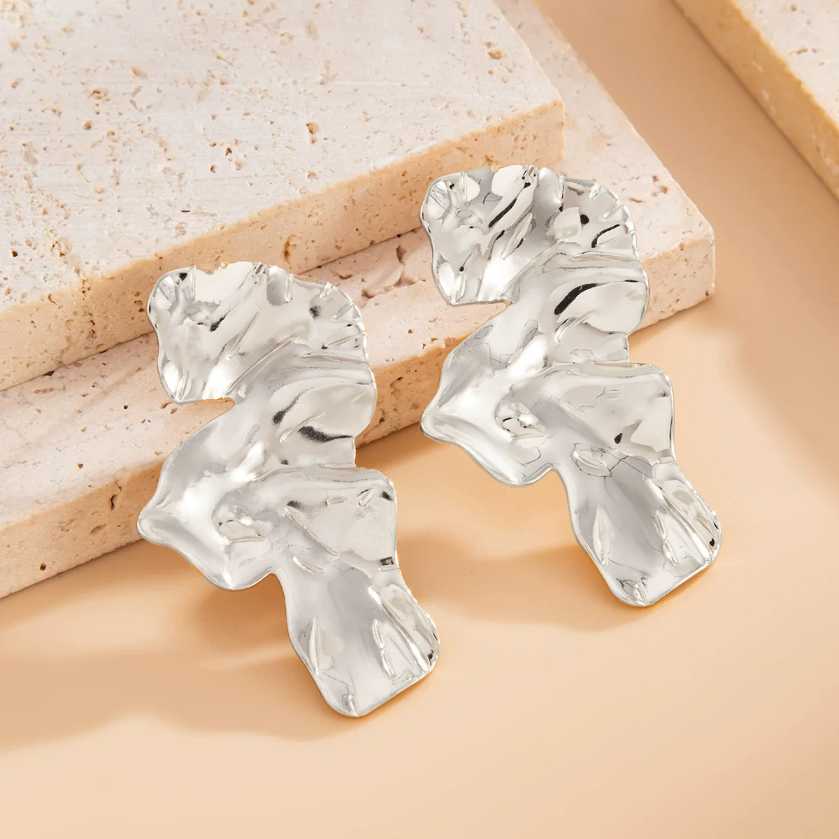 Wholesale Alloy Metallic Pleated Irregular Geometric Electroplated Earrings For Women - Image 4