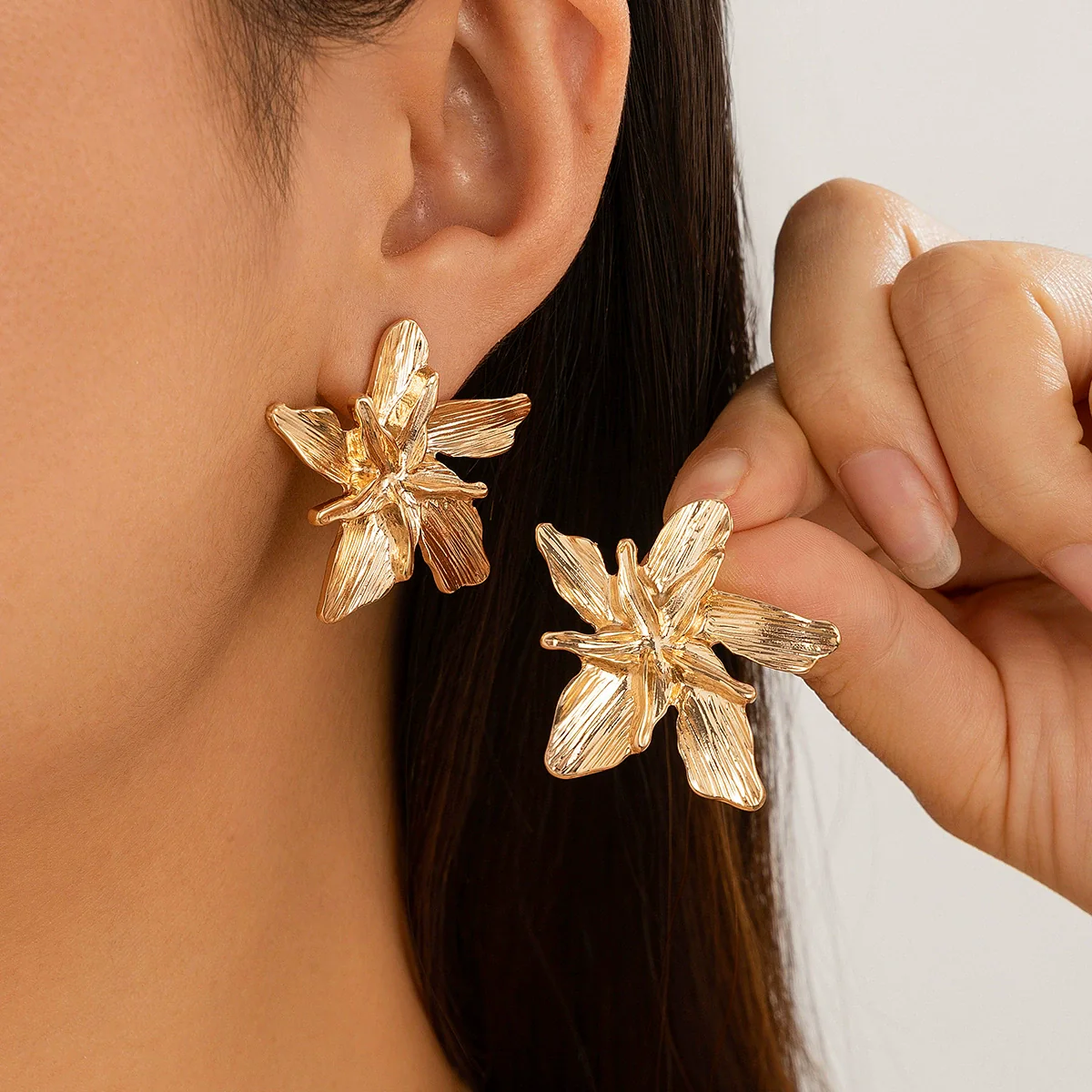 Wholesale Alloy Personality Double Layer Five Petal Flower Leaves Tassel Electroplated Women's Earrings - Image 6