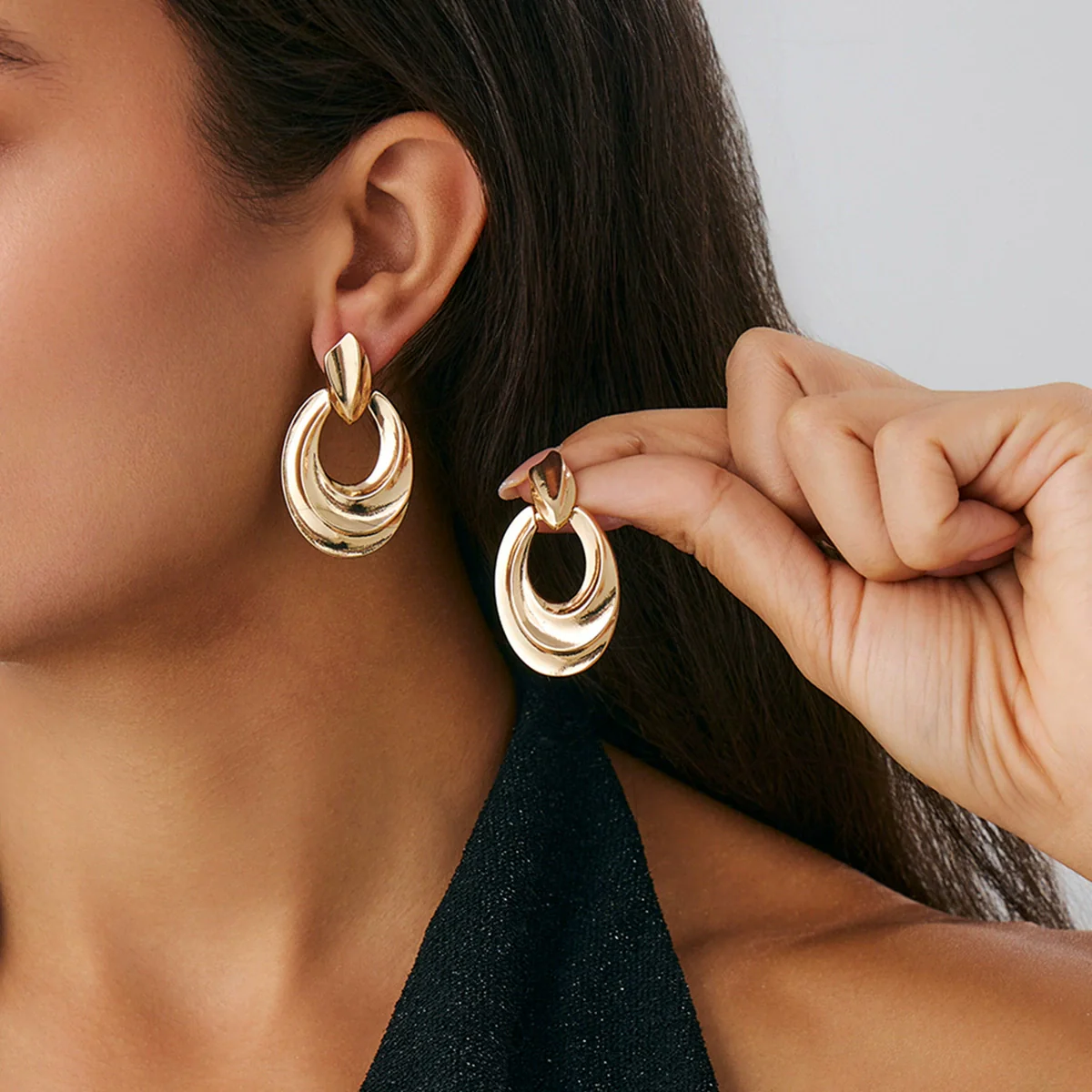 Wholesale Alloy Pleated Geometric Cut Out Spiral Flower Design Electroplated Women's Earrings - Image 16