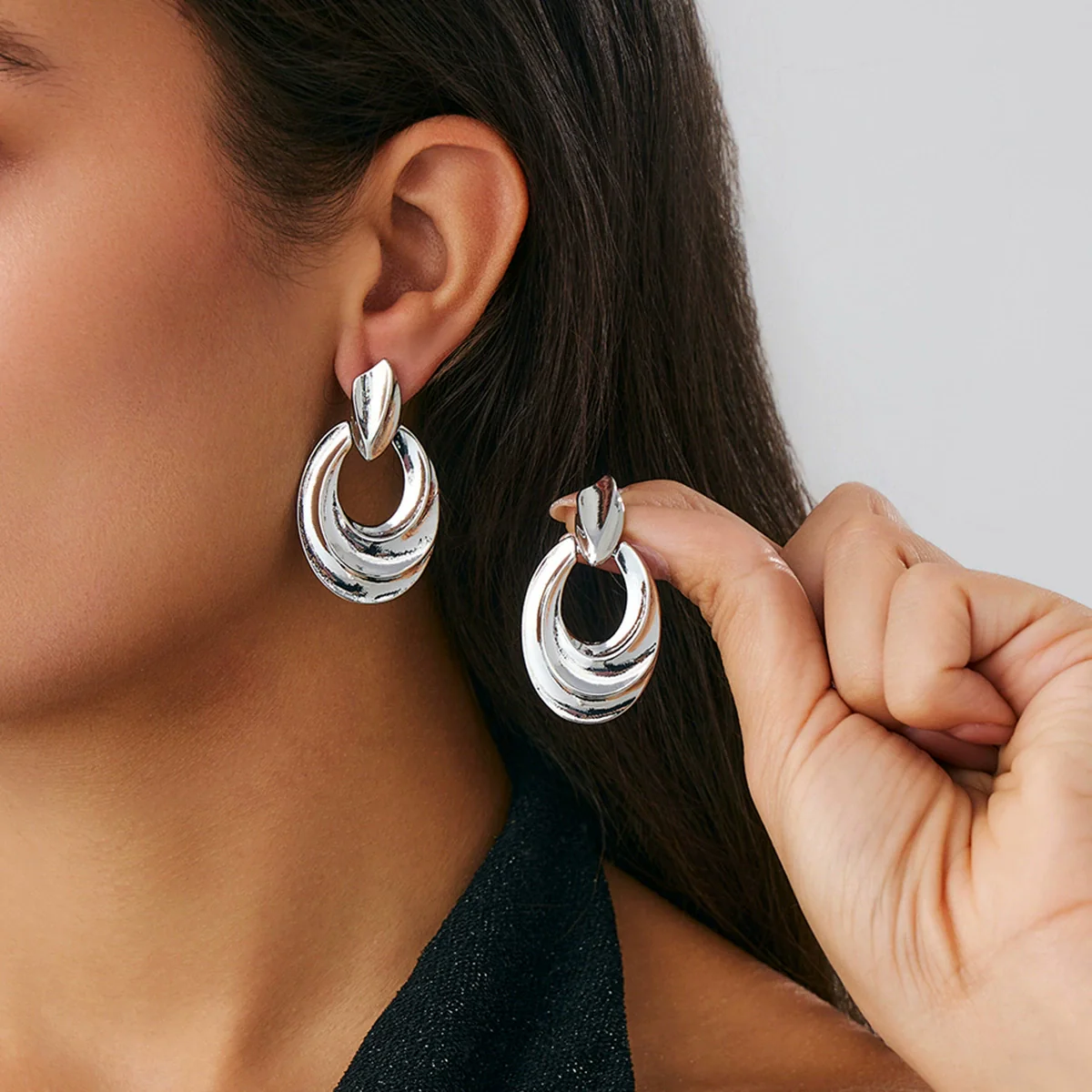 Wholesale Alloy Pleated Geometric Cut Out Spiral Flower Design Electroplated Women's Earrings - Image 17