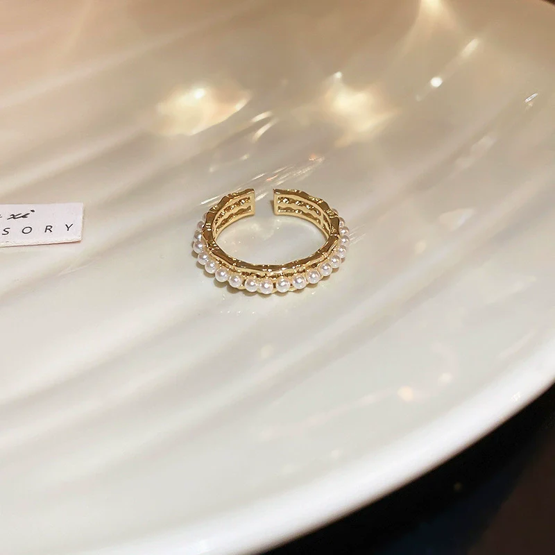 Wholesale Alloy Retro Geometric Asymmetrical Ushaped Pearl Ring For Women With Electroplating Treatment - Image 11