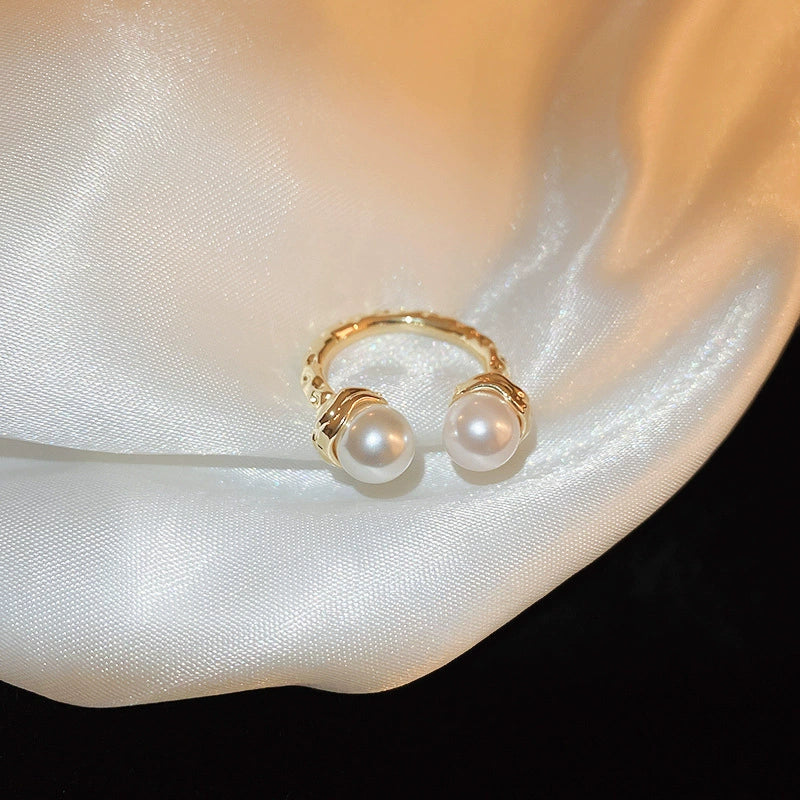 Wholesale Alloy Retro Geometric Asymmetrical Ushaped Pearl Ring For Women With Electroplating Treatment - Image 9