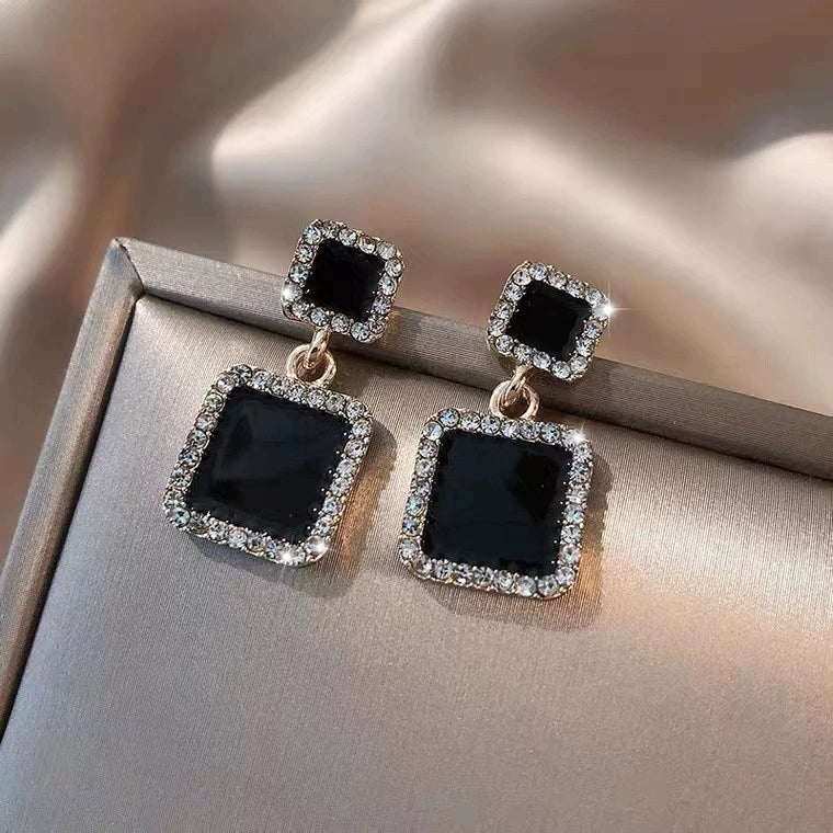 Wholesale Alloy Square Earrings With Geometric Pattern And Electroplating Treatment For Women Light Luxury Style
