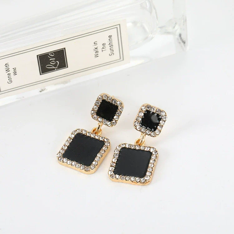 Wholesale Alloy Square Earrings With Geometric Pattern And Electroplating Treatment For Women Light Luxury Style - Image 3