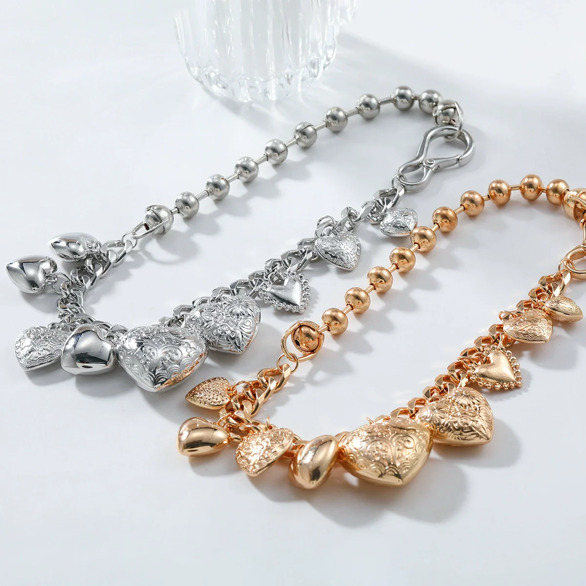 Wholesale Alloy Vintage Heart Shape Pendant Charm Necklace For Women With Electroplating - Image 3
