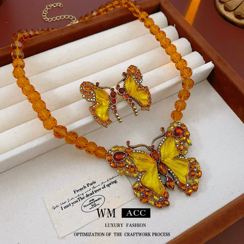 Wholesale Alloy Vintage Necklace Set With Diamonds Featuring Butterfly Pattern - Image 3