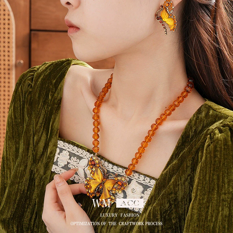 Wholesale Alloy Vintage Necklace Set With Diamonds Featuring Butterfly Pattern - Image 4