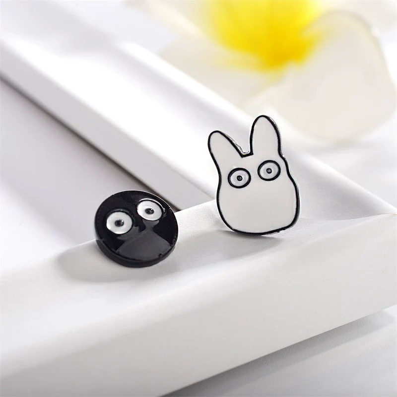 Wholesale Alloy Women's Cartoon Doll Geometric Asymmetric Electroplated Earrings
