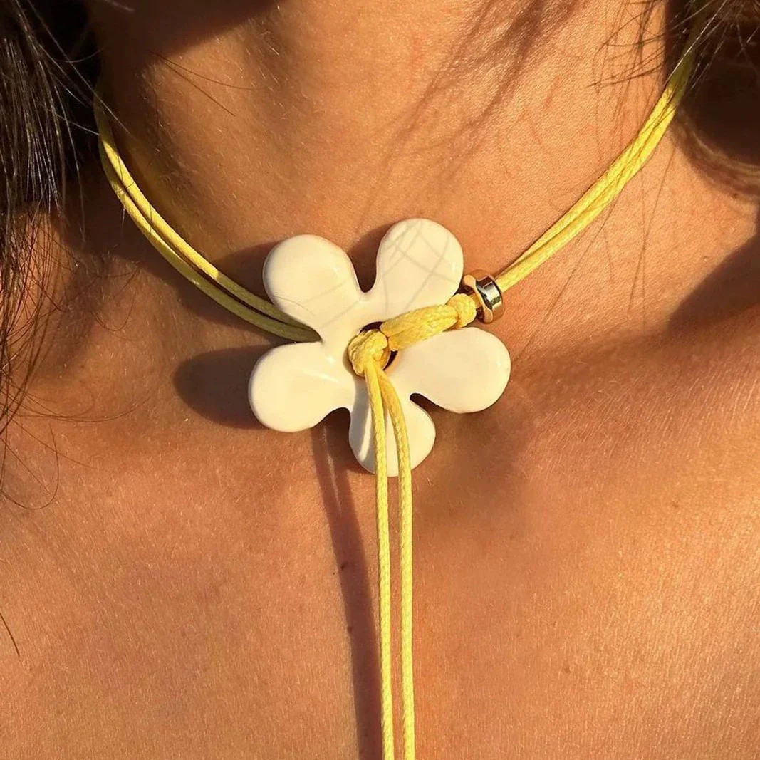 Wholesale Ceramic Pearl Star Pendant Necklace With Electroplating For Women Minimalist Style Water Wave Chain - Image 4