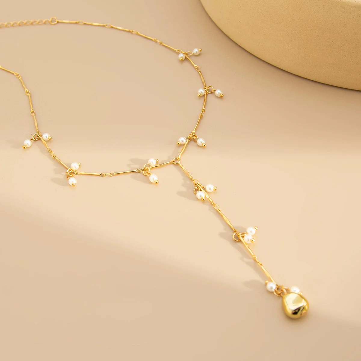 Wholesale Clavicle Necklace Imitation Pearl Copper Chain Geometric Style Electroplating For Women - Image 4