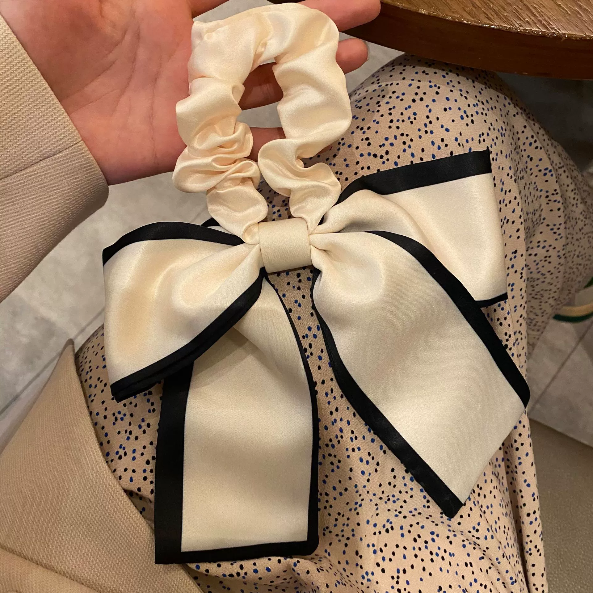 Wholesale Cloth Handmade Fashion Hair Rope With Large Bow For Women - Image 3