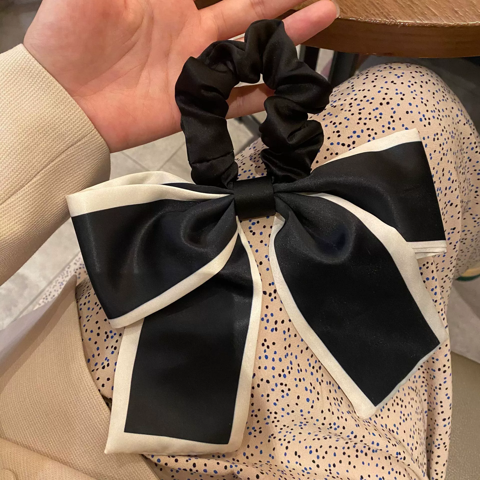 Wholesale Cloth Handmade Fashion Hair Rope With Large Bow For Women - Image 4