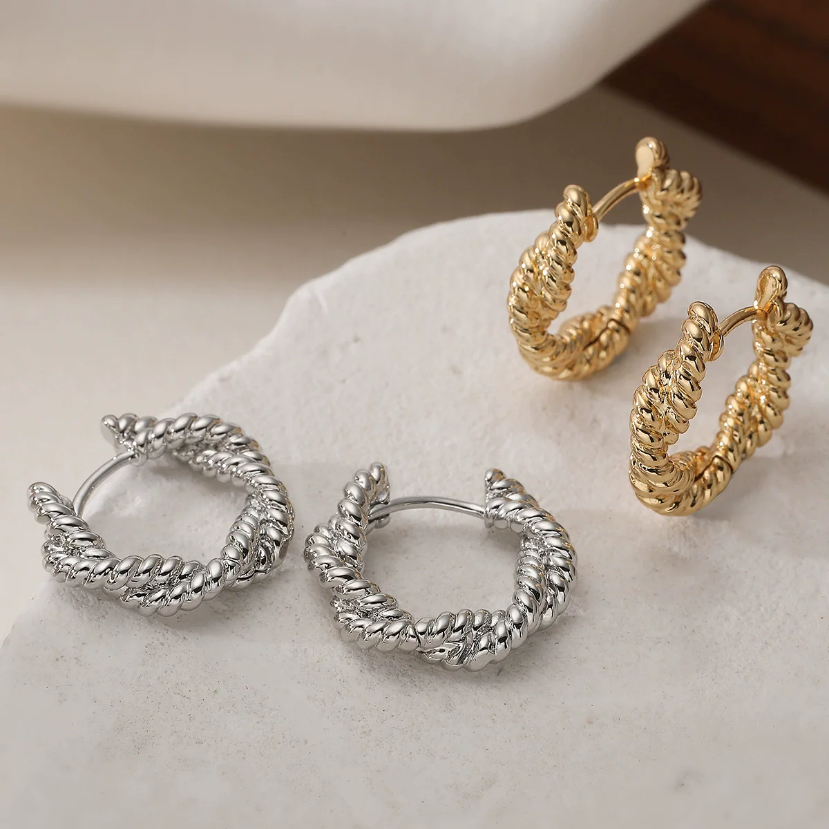 Wholesale Copper Electroplated 18K Gold Geometric Twisted Retro Earrings For Women