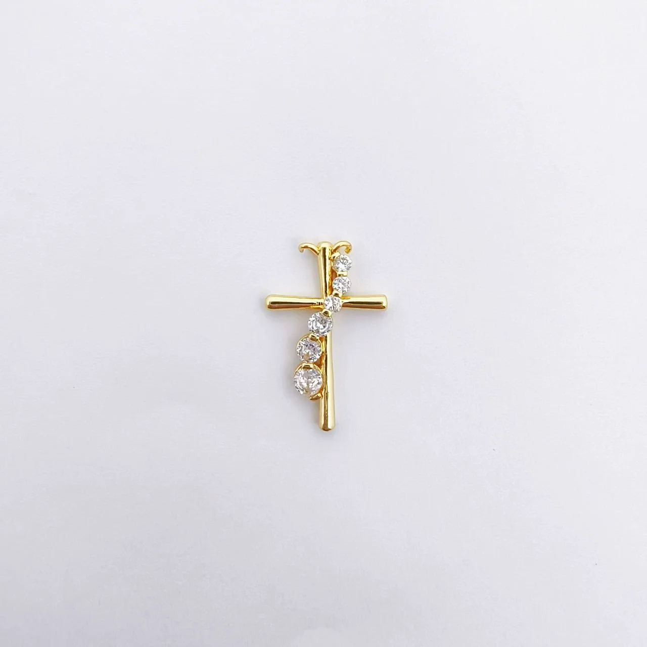 Wholesale Copper Electroplated Cross Pendant Necklace With Microinlaid Zircon And Pearl Hollow Design Jewelry Accessories - Image 8