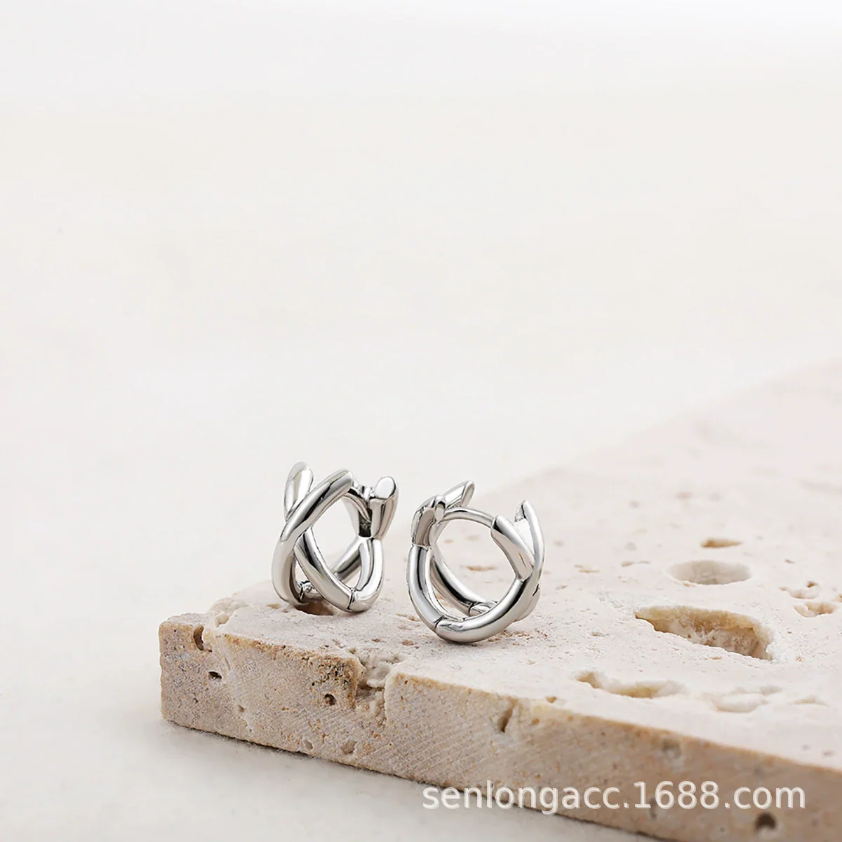 Wholesale Copper Electroplated Geometric Hoop And Cross Earrings For Women - Image 3