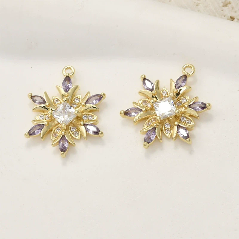 Wholesale Copper Electroplated Gold Christmas Geometric Snowflake Zirconium Pendant Jewelry Accessories - Image 8