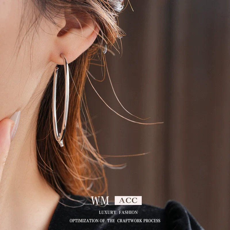 Wholesale Copper Electroplated Letter Earrings For Women Sophisticated Geometric Style - Image 4