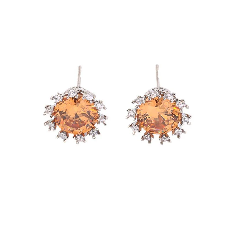 Wholesale Copper Electroplated Sunflower Stud Earrings And Necklace Set For Women Light Luxury Style Jewelry - Image 5