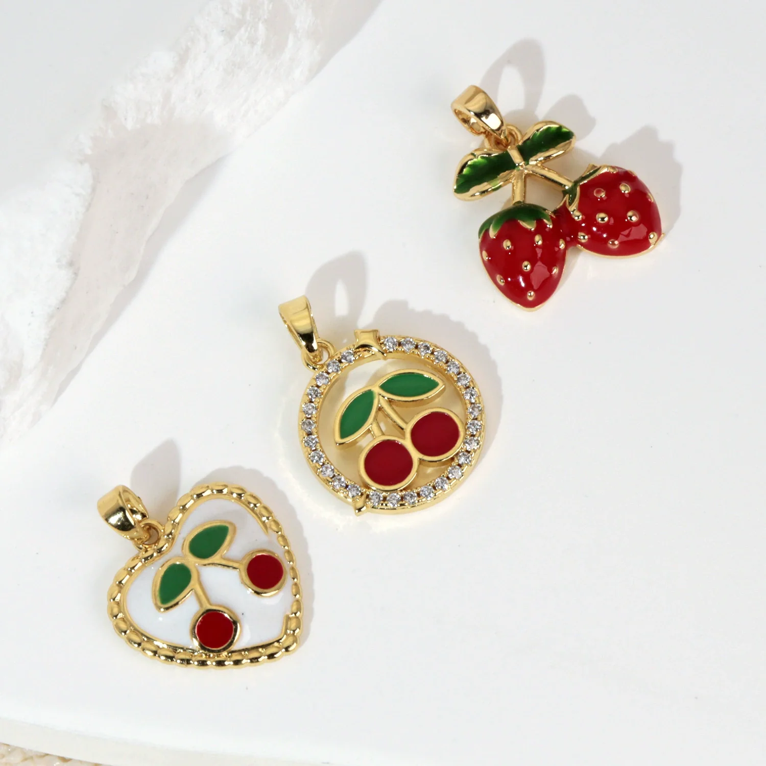 Wholesale Copper Fruit Pattern Pendant Collarbone Necklace With Oil Dropping Design And Electroplating Processing - Image 3