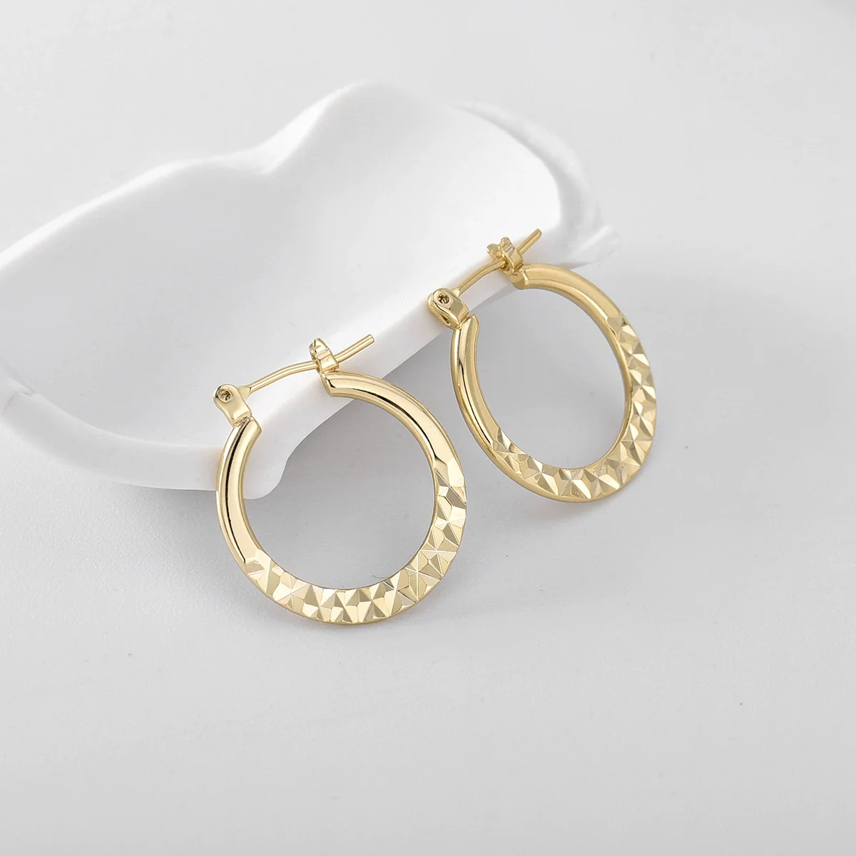 Wholesale Copper Geometric Light Luxury Embossed Electroplated Women's Circle Earrings