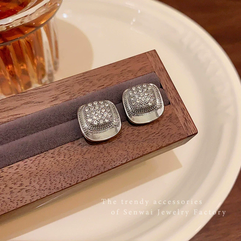 Wholesale Copper Geometric Square Microinlaid Zircon Electroplated Women's Earrings - Image 6