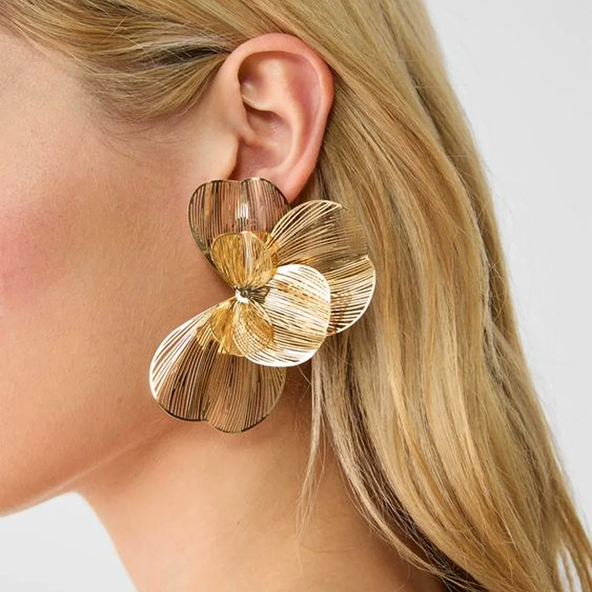 Wholesale Copper Hollow Gingko Leaf Earrings For Women Electroplated Minimalist Style