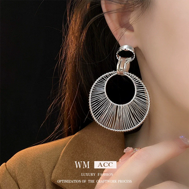 Wholesale Copper Hollowout Geometric Circle Earrings For Women - Image 4