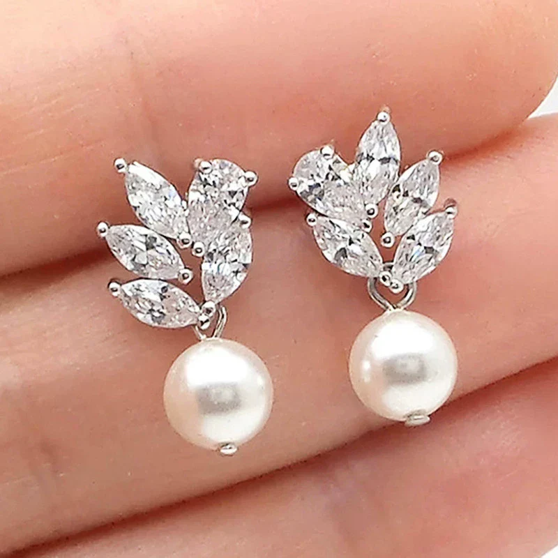 Wholesale Copper Inlaid Zircon Women's Earrings Simple Geometric Style With Leaf Shape And Imitation Pearl