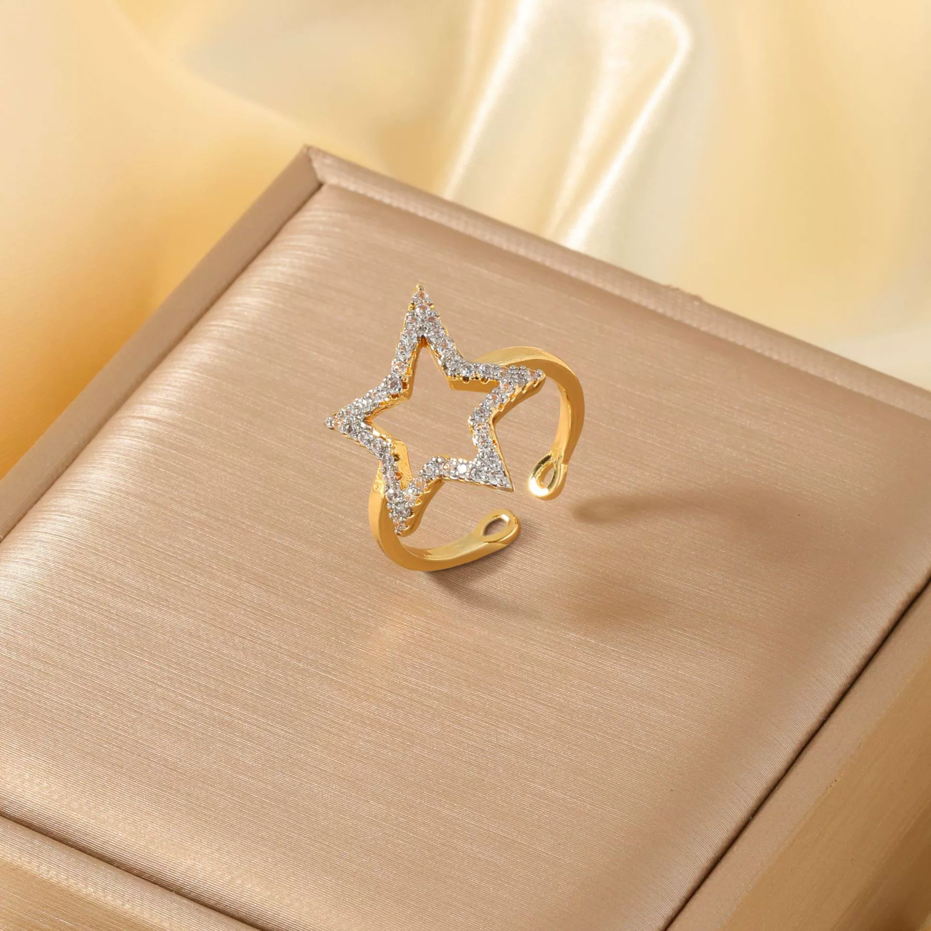 Wholesale Copper Minimalist Star Shape Electroplated Ring - Image 3