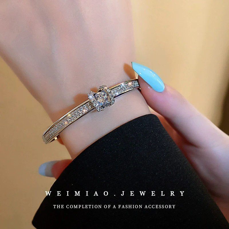 Wholesale Copper Zircon Letter Bracelet Gold Electroplated For Women Cool Style - Image 2