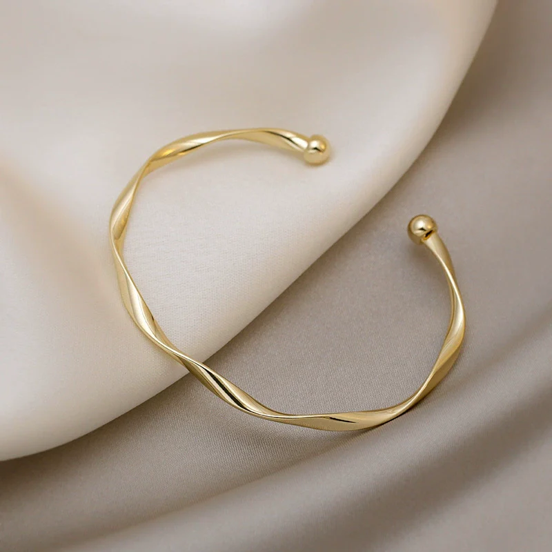 Wholesale Copper Zircon Letter Bracelet Gold Electroplated For Women Cool Style - Image 21